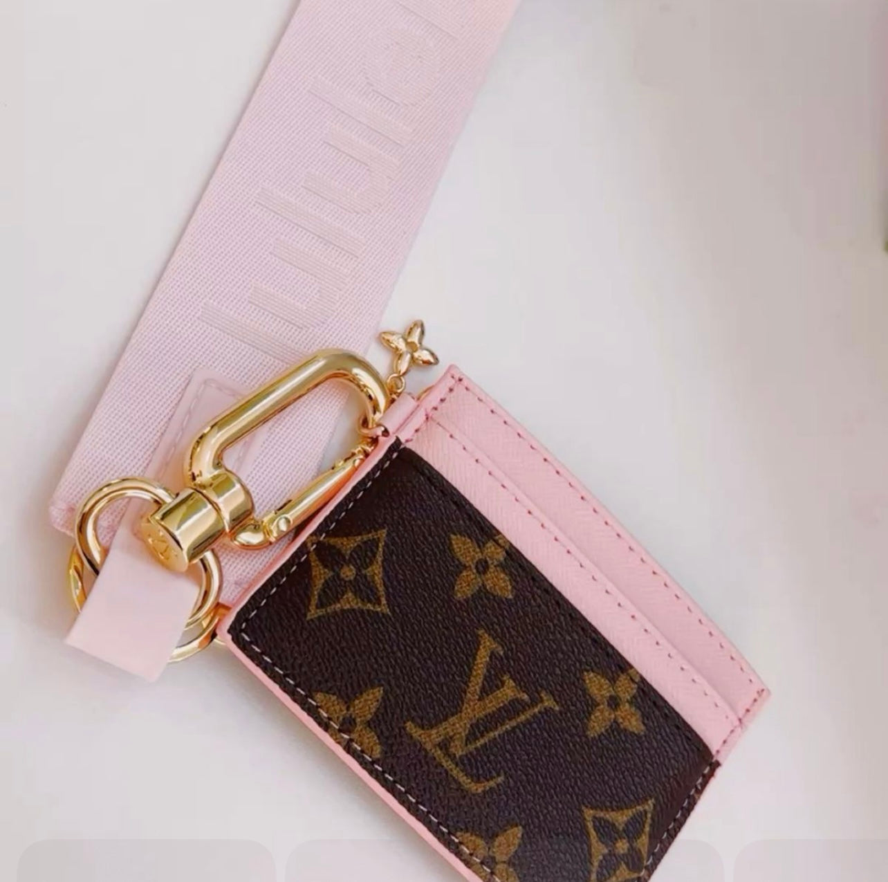 HWH PINK KEYCHAIN💗💗💗