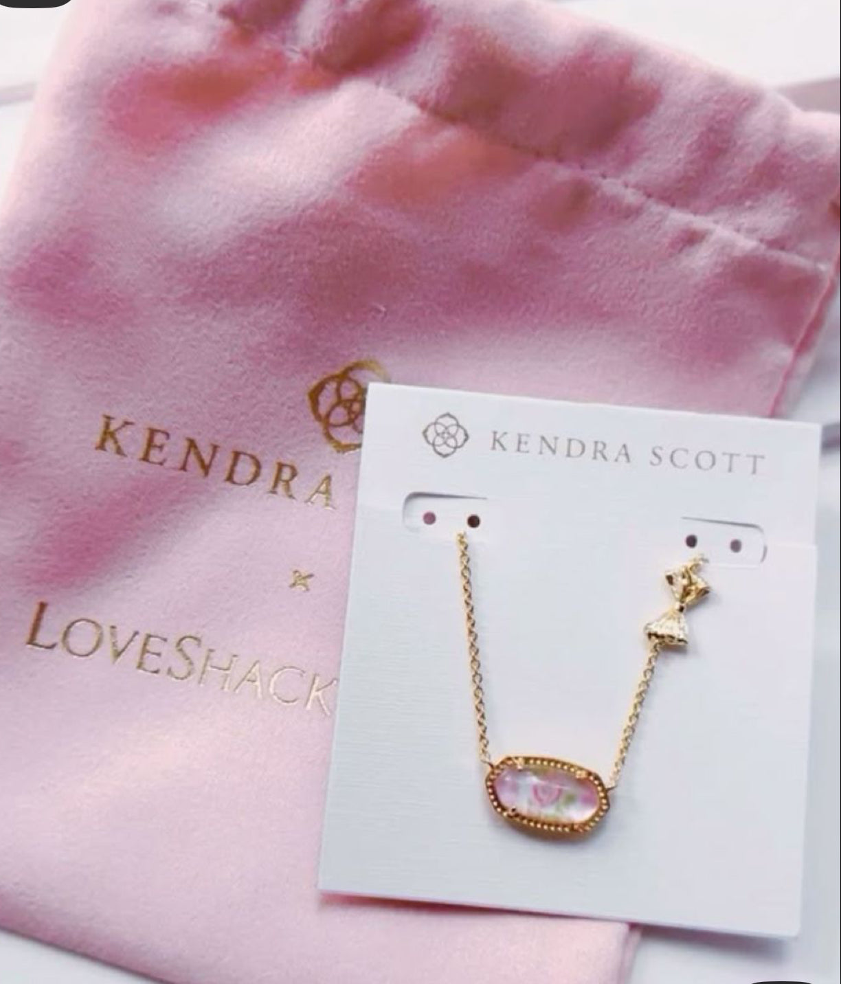 Love shack necklace đ
đ