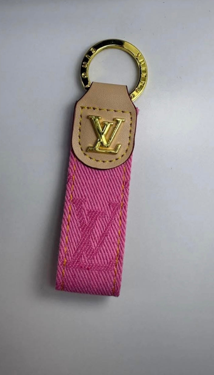 PINK💗💗💗 KEYCHAIN