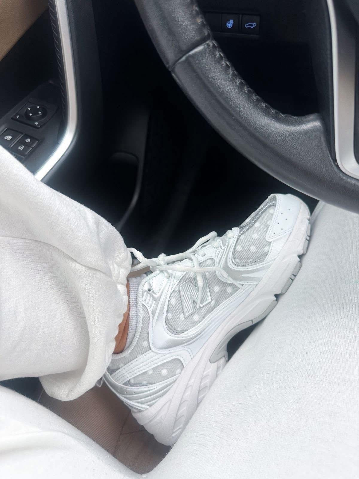 DOT NB SHOE