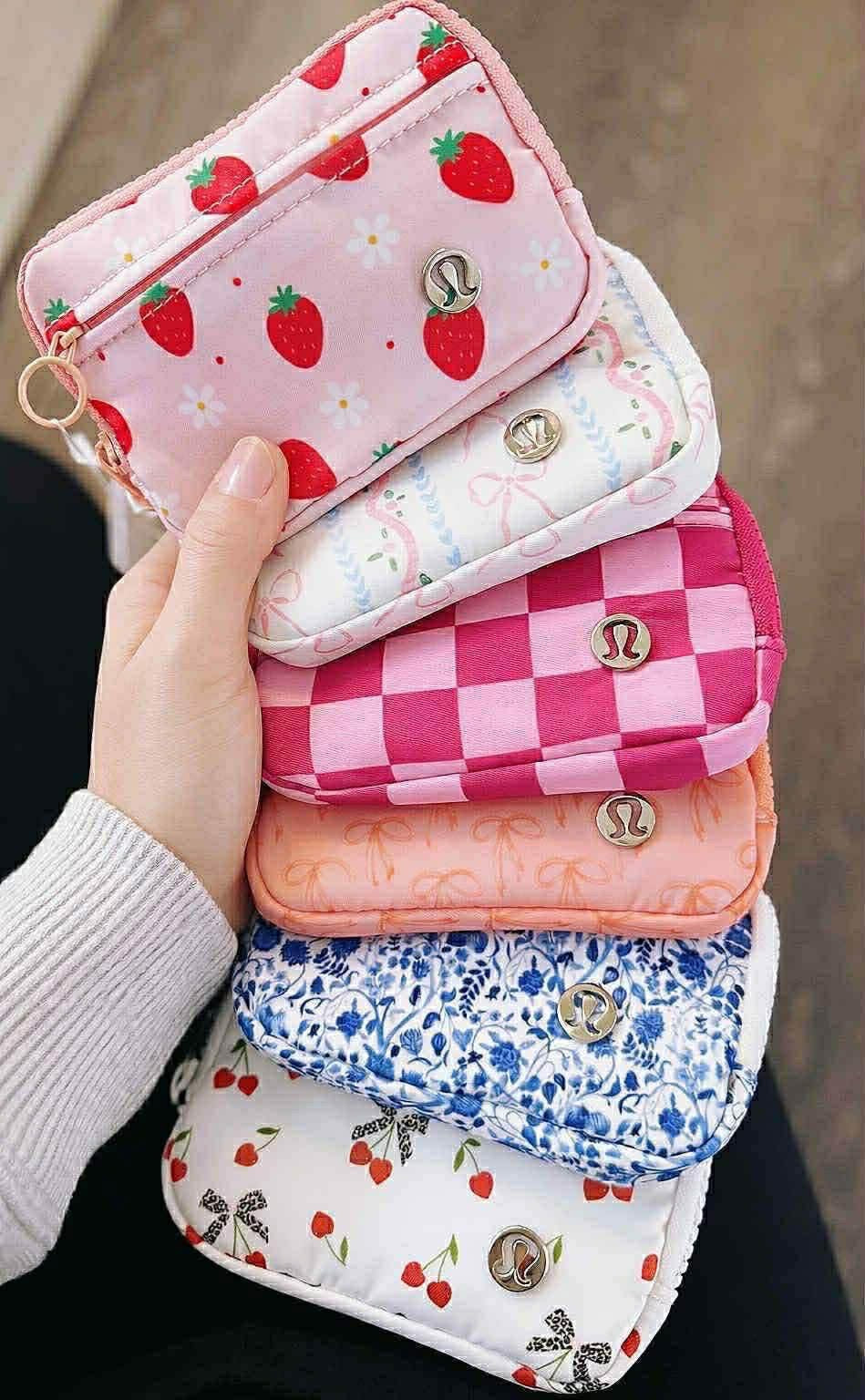 FLORAL WRISTLET