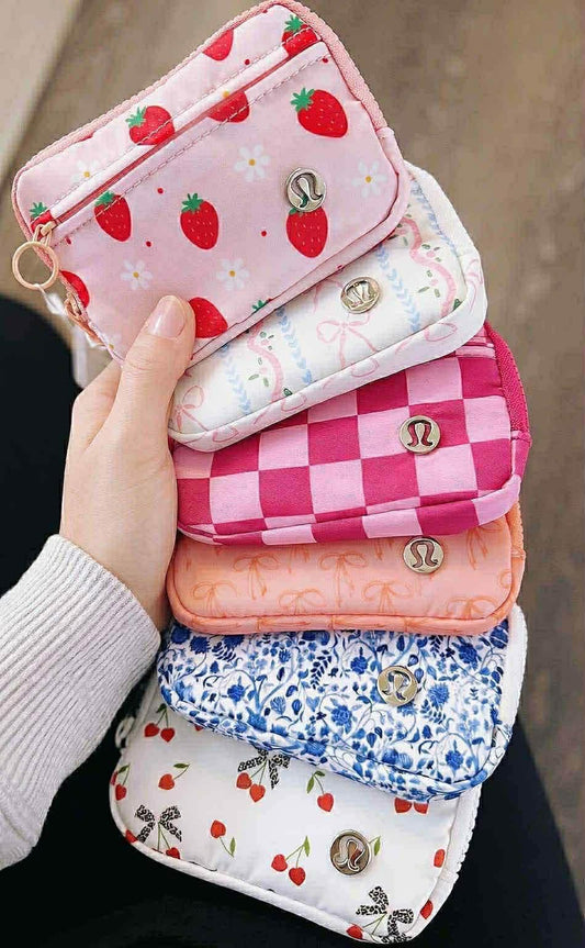 FLORAL WRISTLET